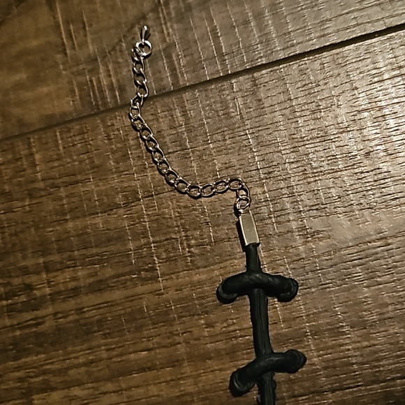 Hot Topic zombie stitches choker - Picture 3 of 5